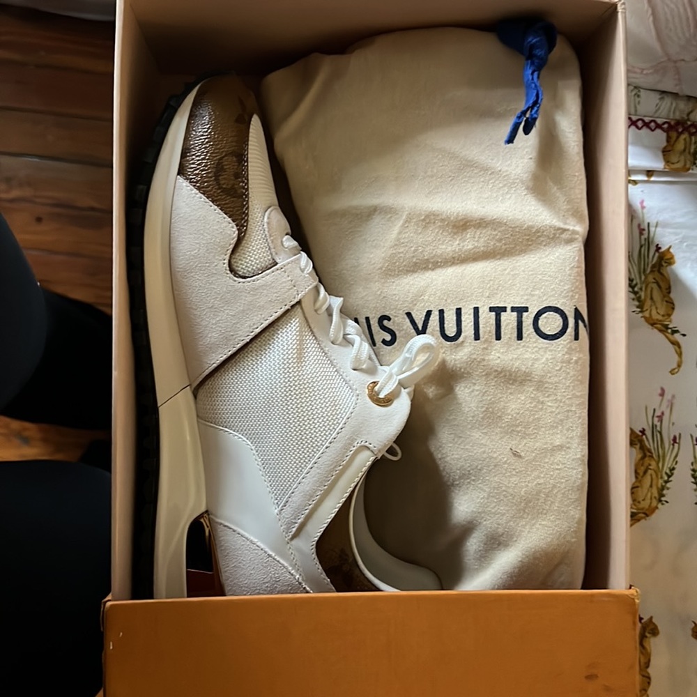 Louis Vuitton Run Away Sneaker - Picture 7 of 7